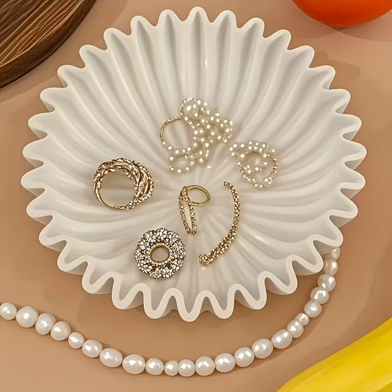 Bohoo Resin Lotus Bowl